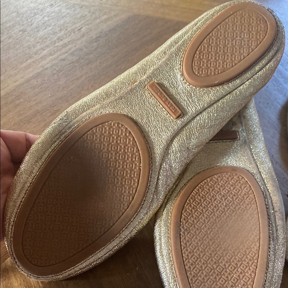 Tory Burch set-Metallic Gold Flats with Medallion and sandals. - Picture 5 of 14